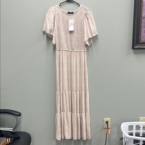 Zesica Cream Maxi Dress NWT
